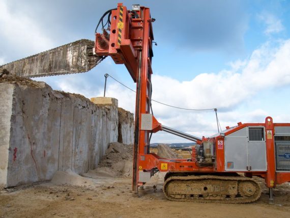 chain saw machine